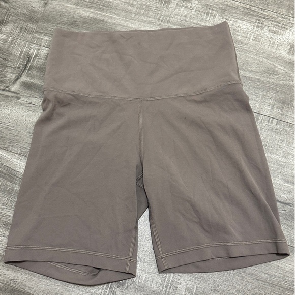 Tna butter Cheeky Hi-Rise 5" Short - Medium - Picture 4 of 5